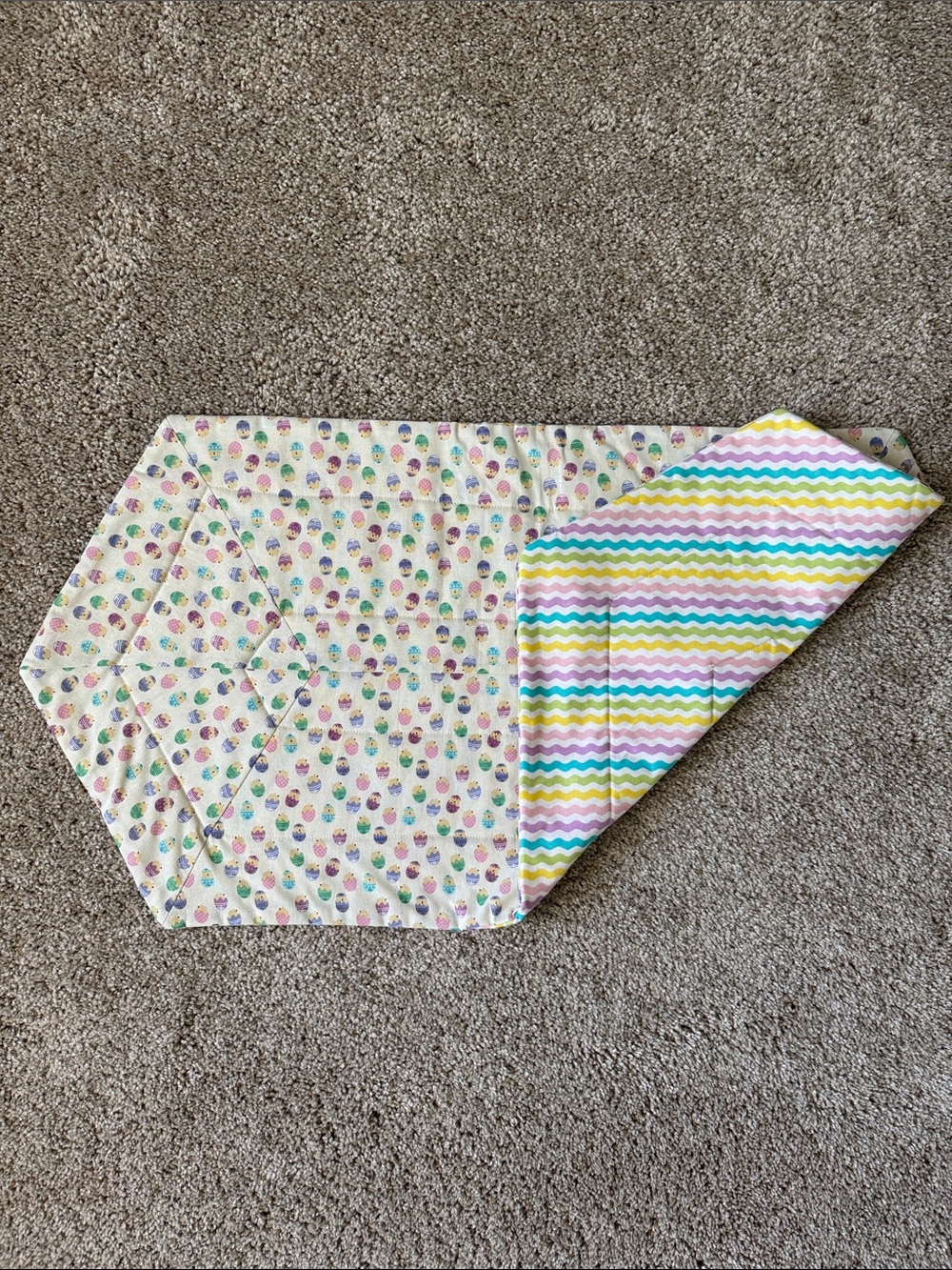 Reversible Easter Table Runner - Picture 5 of 5